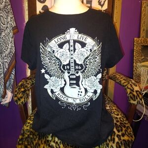 Wound Up Black Graphic T-Shirt